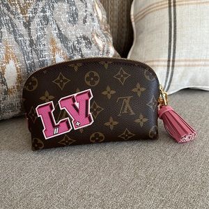 ✨AUTHENTIC✨ Louis Vuitton Pouch